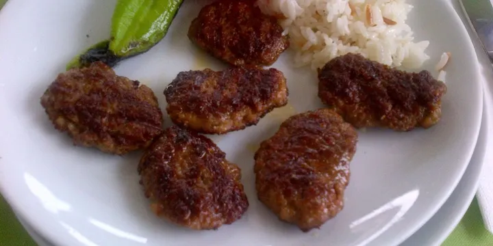How to Make Akçaabat Köfte (Turkish Grilled Meatballs)