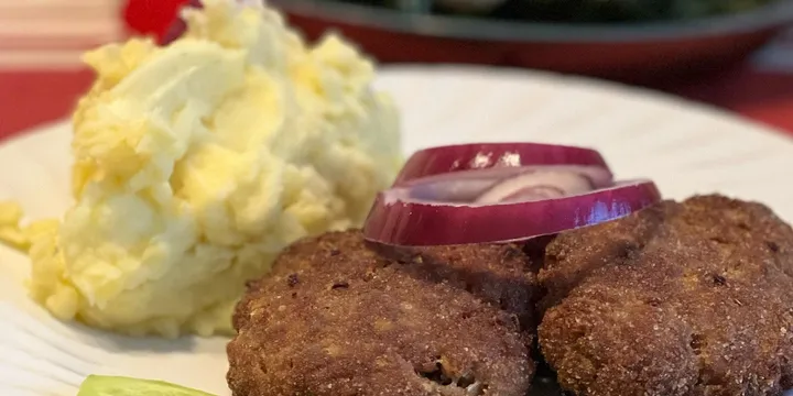 Austrian Faschierte Laibchen (Classic Viennese Meat Patties)