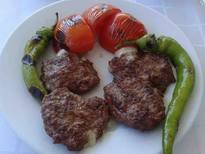 How to Make Kaşarlı Köfte (Cheese-Stuffed Meatballs)