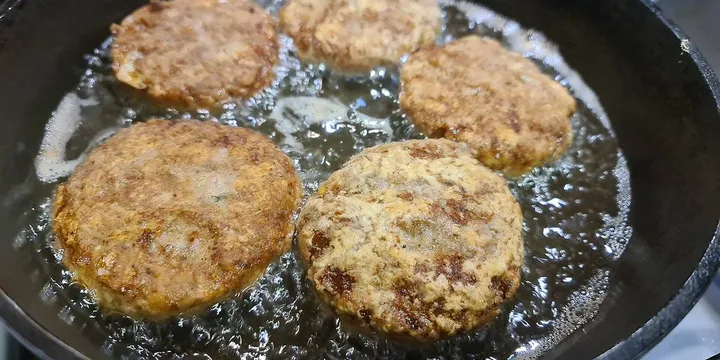 How to Make Macedonian Meatballs (Kjuftinja)
