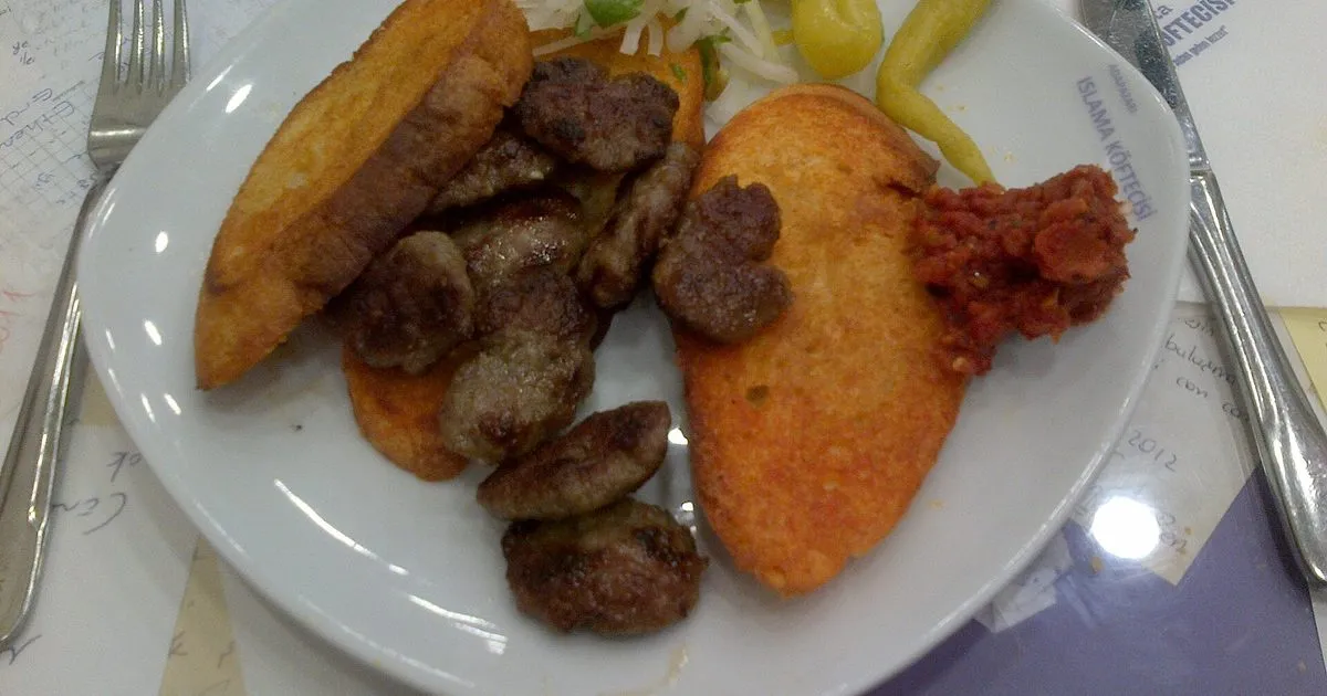 How to Make Maraş Köfte (Turkish Layered Meatballs)