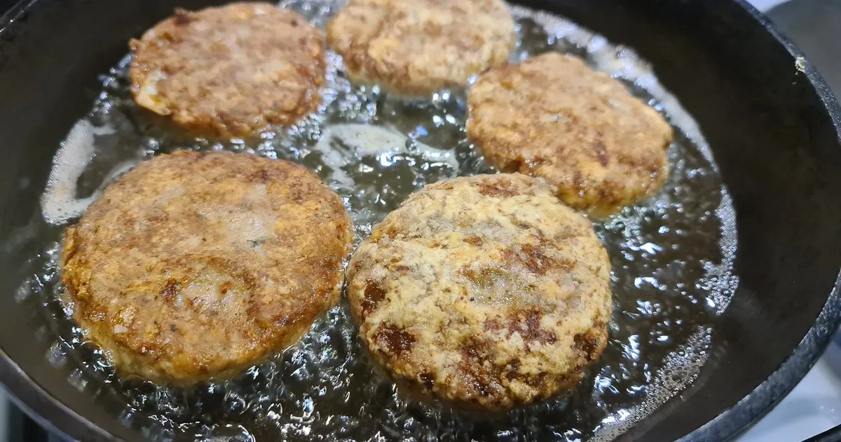 How to Make Philly Cheesesteak Meatballs