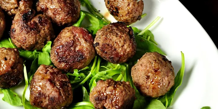 How to Make Somali Suqaar Meatballs (Spiced Beef in Tomato Sauce)