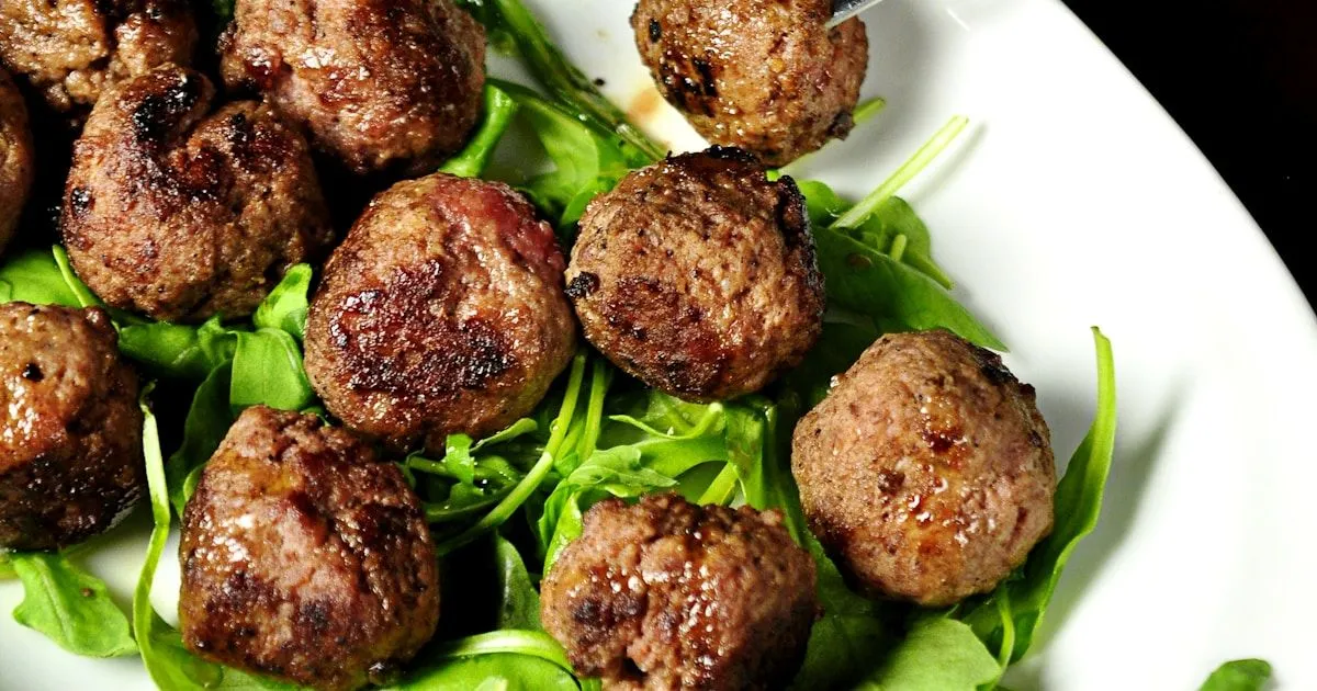 How to Make Somali Suqaar Meatballs (Spiced Beef in Tomato Sauce)
